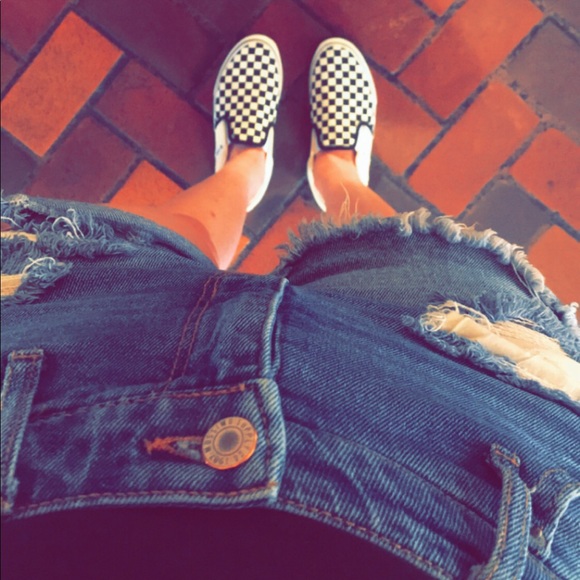 Meet your Posher, Caitlin - Picture 2 of 8